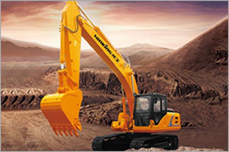 液壓挖掘機 LG6215的雙泵恒功率負流量液壓系統(tǒng)、自動傳感控制，具有再生、優(yōu)先等功能